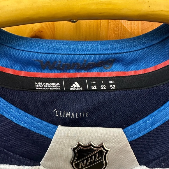 Winnipeg Jets Jersey - Picture 2 of 4